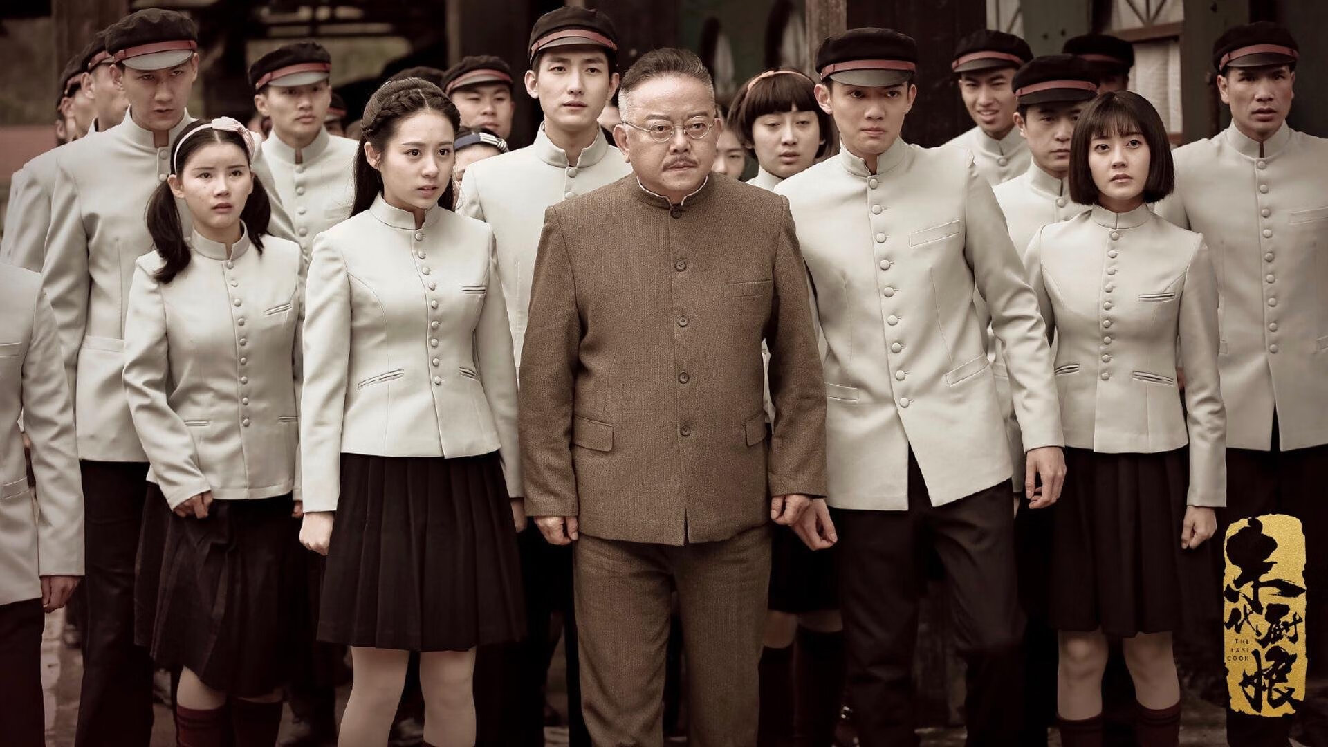 巴尔：全黑队中场的“调度员”，每次传球和拦截都助力球队进攻