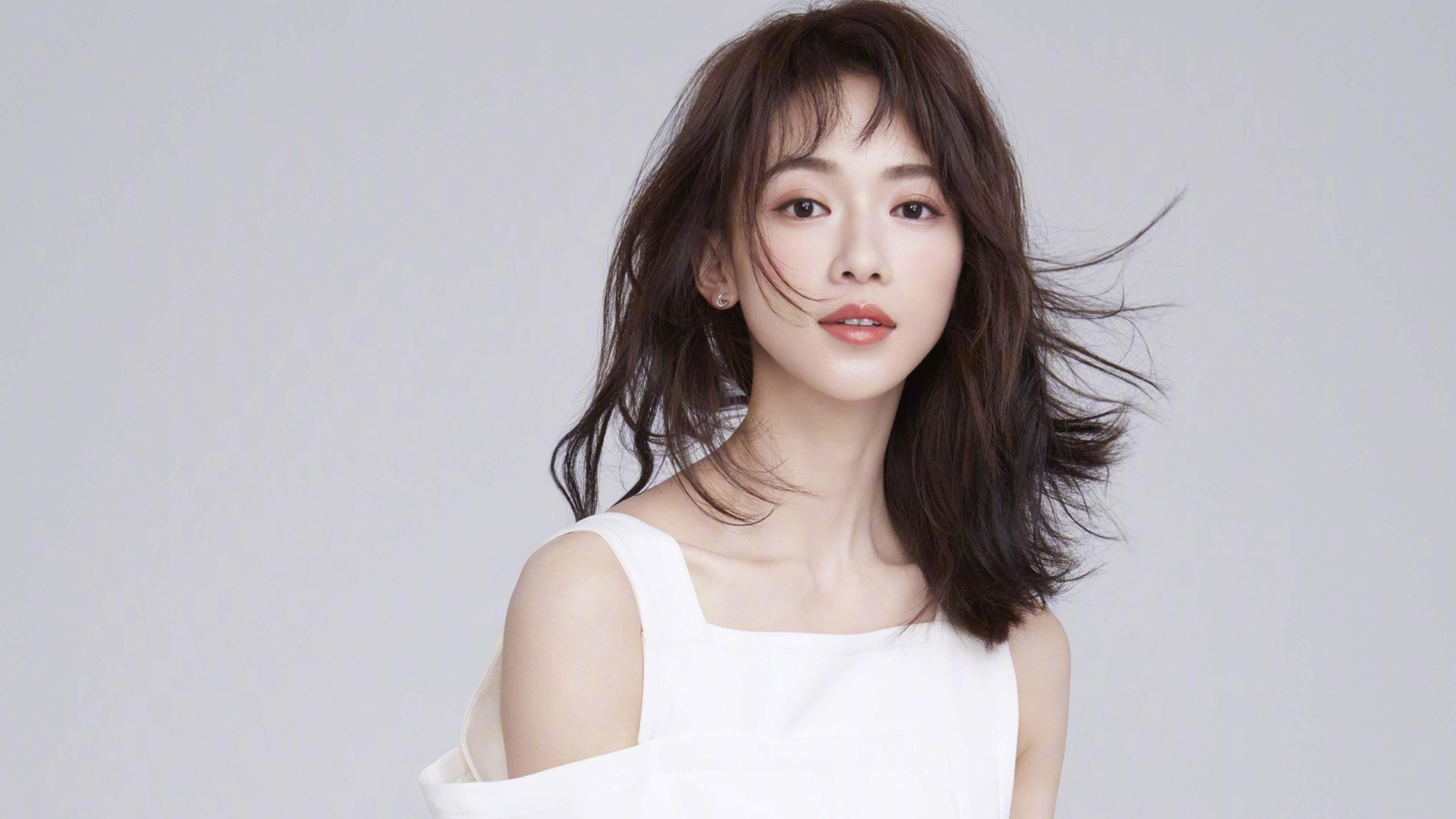 艾比·德尔福:作为防守支柱,成功组织起南非队的防线,《艾比·里德尔》